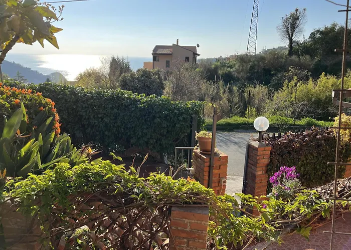 Med - Finestra Sul Mare Taormine