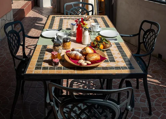 Couette-café Med - Finestra Sul Mare 3*